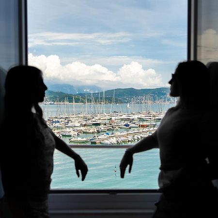 About Italy Holiday Rooms And Apartments ポルトヴェーネレ エクステリア 写真