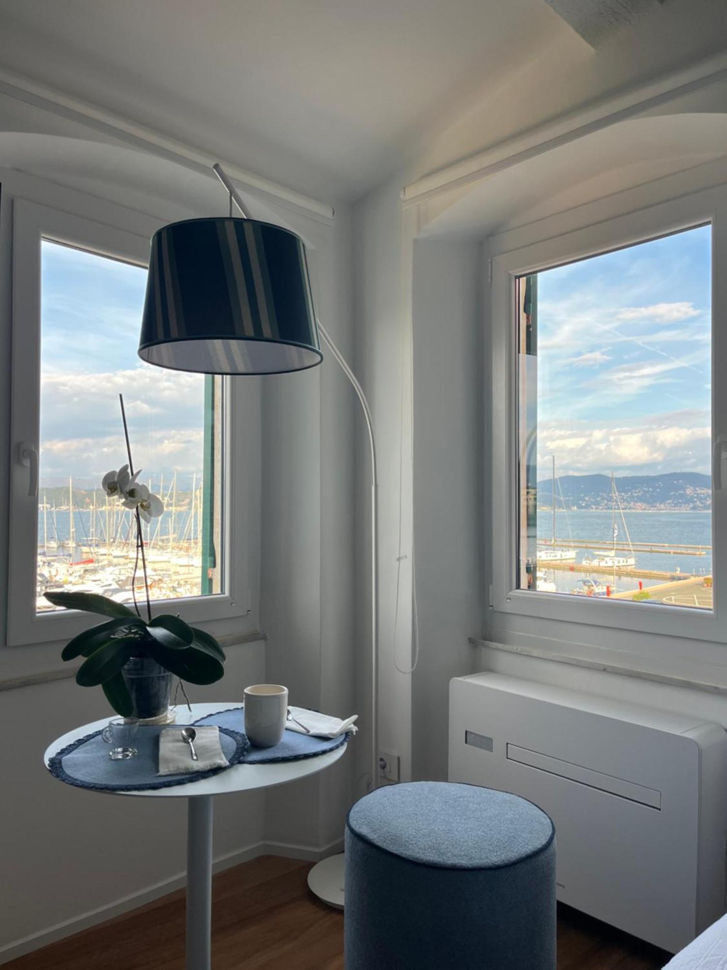 About Italy Holiday Rooms And Apartments ポルトヴェーネレ エクステリア 写真